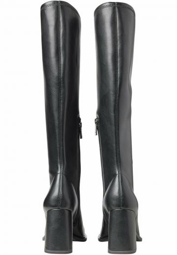 Высокие сапоги