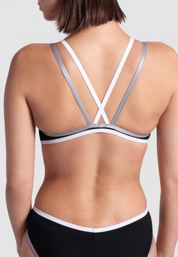 Слитный купальник