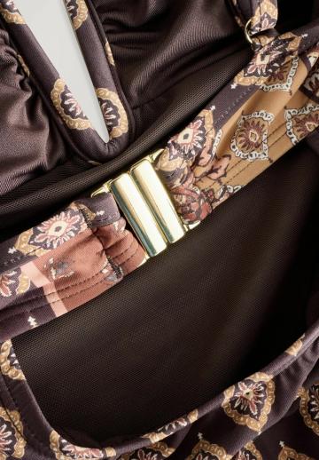 Слитный купальник