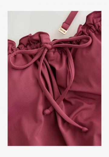 Слитный купальник