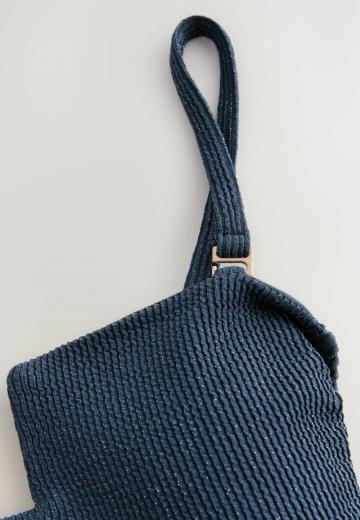 Слитный купальник