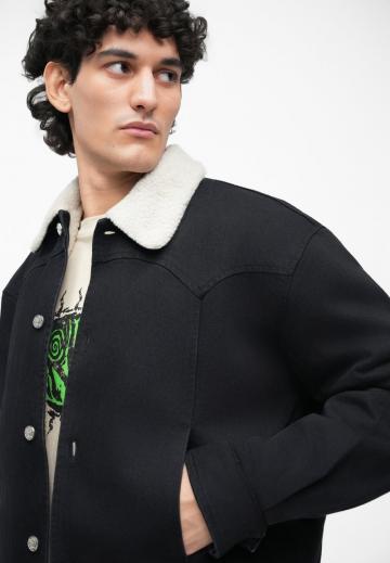 Джинсовая куртка