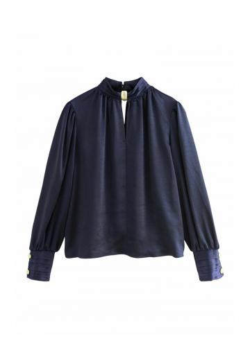 Атласная блузка
