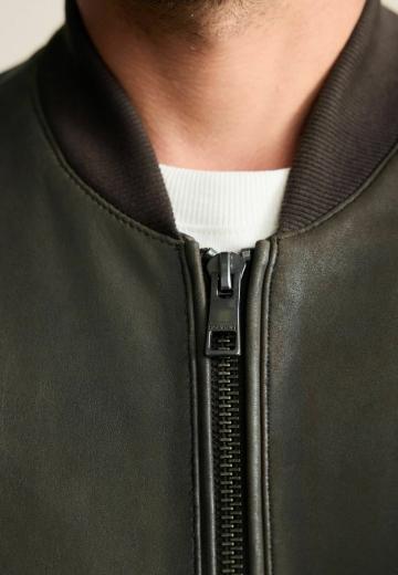 Куртка бомбер