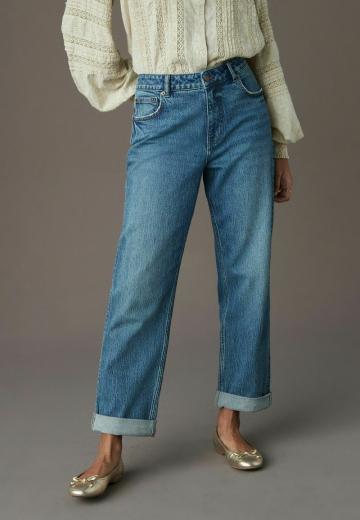 Прямые джинсы