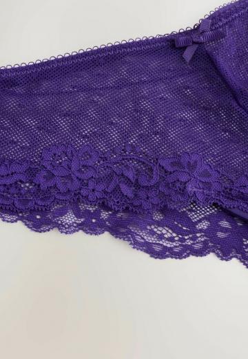 Трусы на бедрах