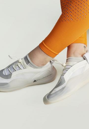 Тренировочные кроссовки