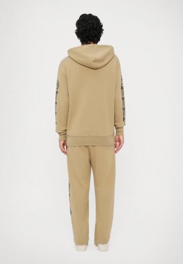 Пуловер с капюшоном