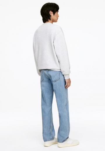 Прямые джинсы