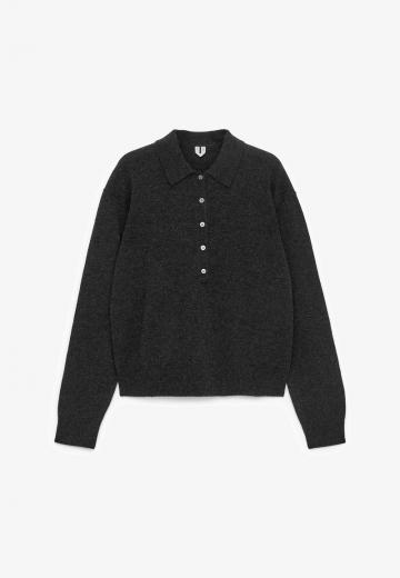 Пуловер с воротником поло