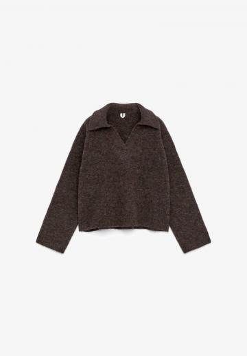 Пуловер с вырезом V