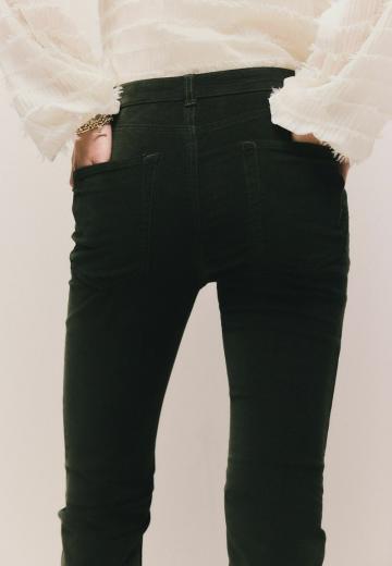 Клешеные брюки