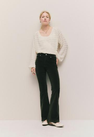 Клешеные джинсы