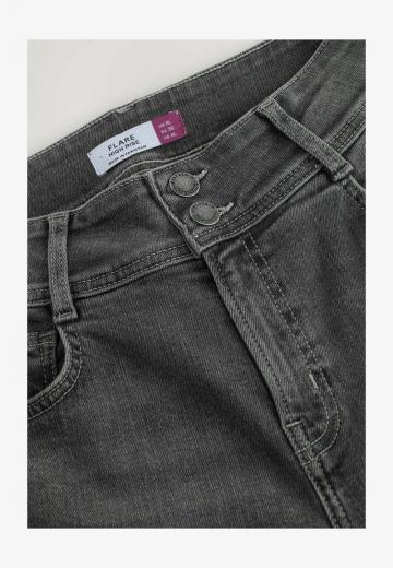 Клешеные джинсы