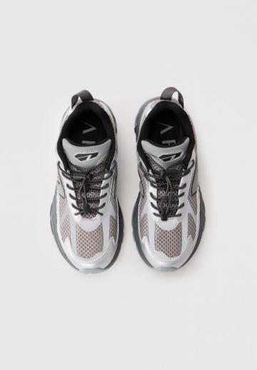 Гандбольные кроссовки