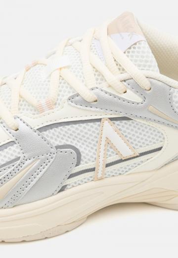 Гандбольные кроссовки