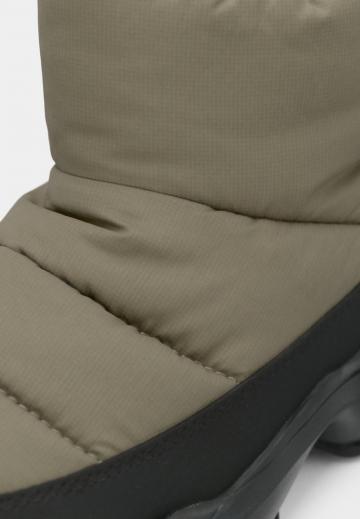 Зимние ботинки