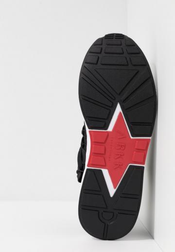 Гандбольные кроссовки