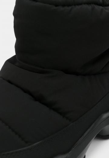 Зимние ботинки