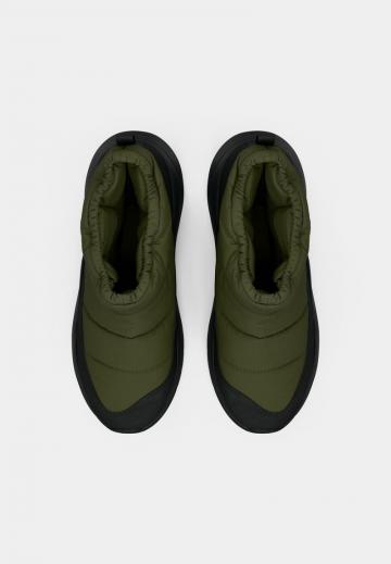 Зимние ботинки