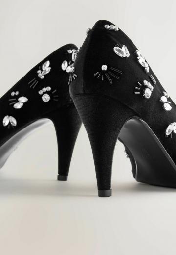 Туфли с открытым носом