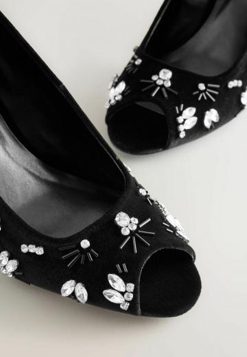 Туфли с открытым носом