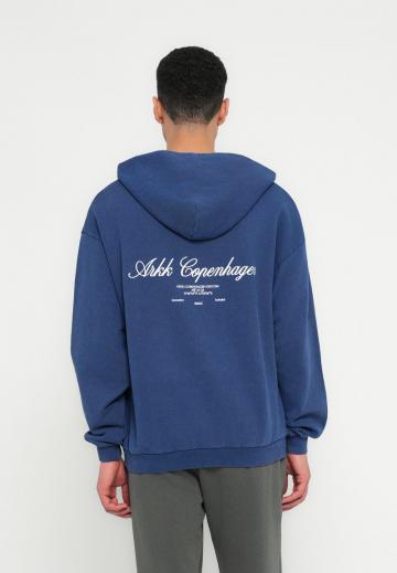 Пуловер с капюшоном