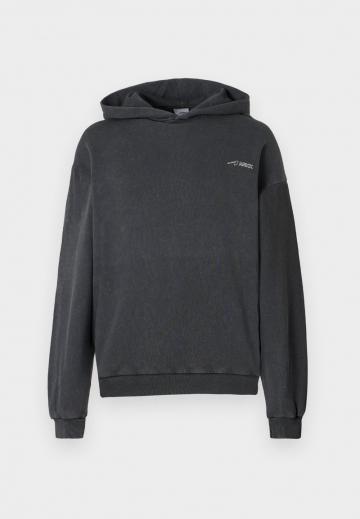 Пуловер с капюшоном