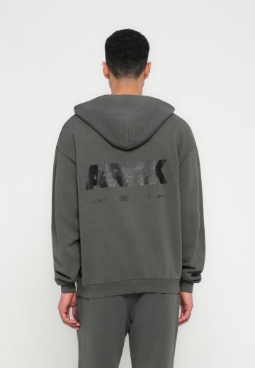 Пуловер с капюшоном