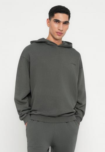 Пуловер с капюшоном