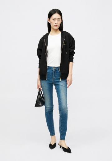 Узкие джинсы