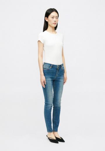 Узкие джинсы