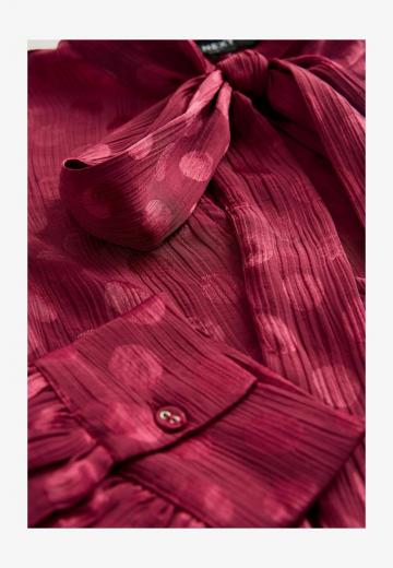 Атласная блузка