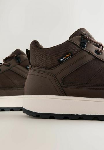 Ботинки на шнуровке