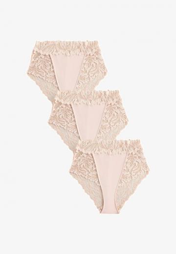 Трусы на бедрах