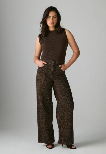 Прямые джинсы