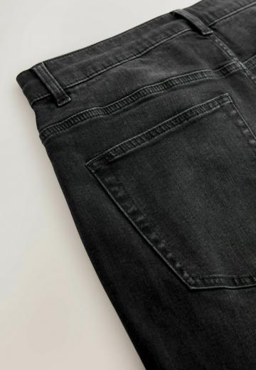 Клешеные джинсы