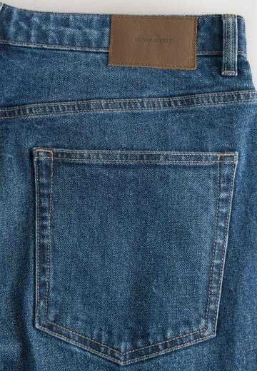 Прямые джинсы