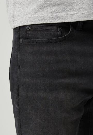 Узкие джинсы