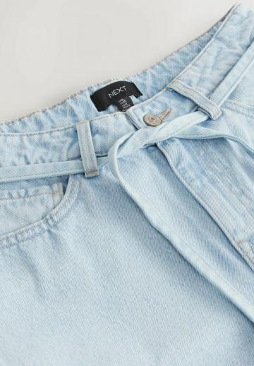 Короткие джинсы