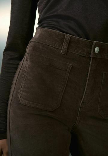 Клешеные джинсы