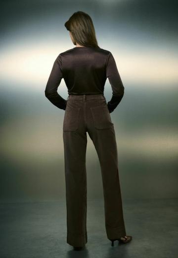 Клешеные джинсы