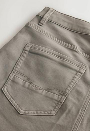 Прямые джинсы