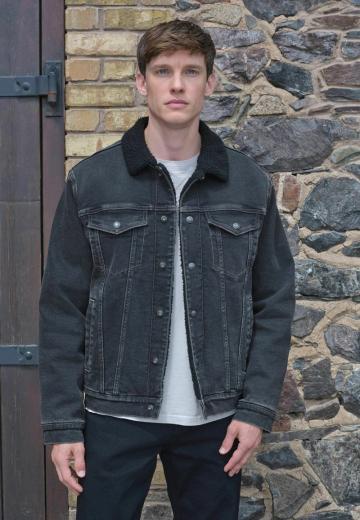 Джинсовая куртка