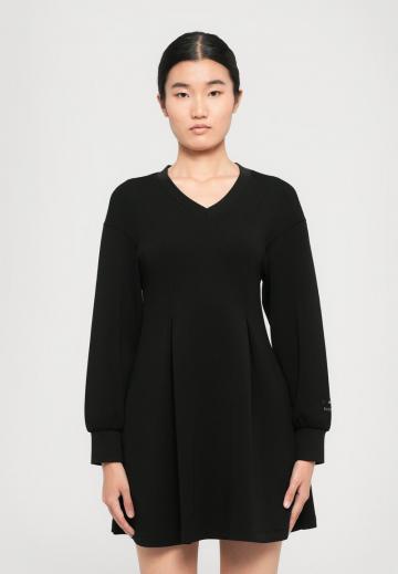 Короткое платье