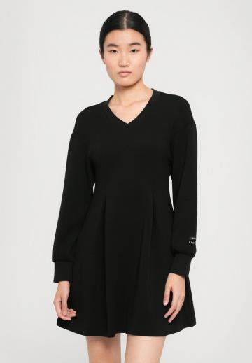 Короткое платье