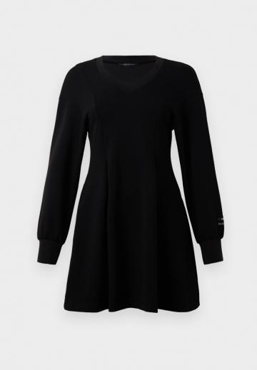 Короткое платье