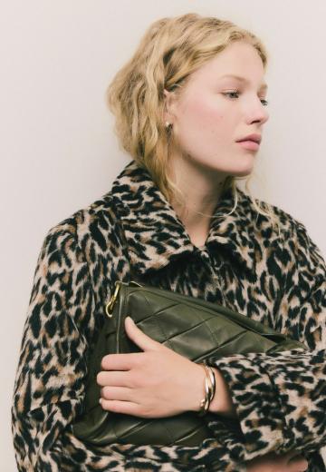 Короткое пальто