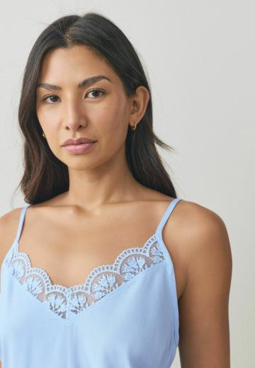 Топ на бретельках