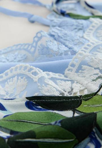 Топ на бретельках